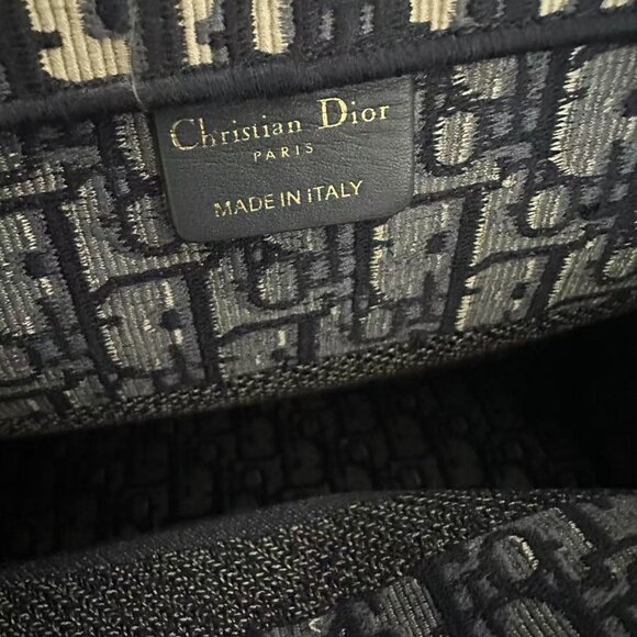 Dior Book Tote Medium Blue Oblique - Picture 9 of 11